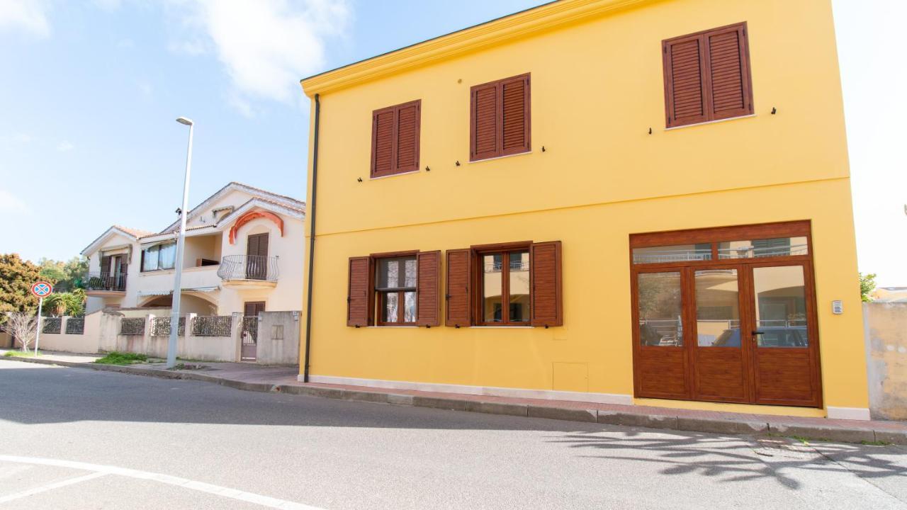 Yellow House-Villetta Con Giardino Oristano Exterior foto